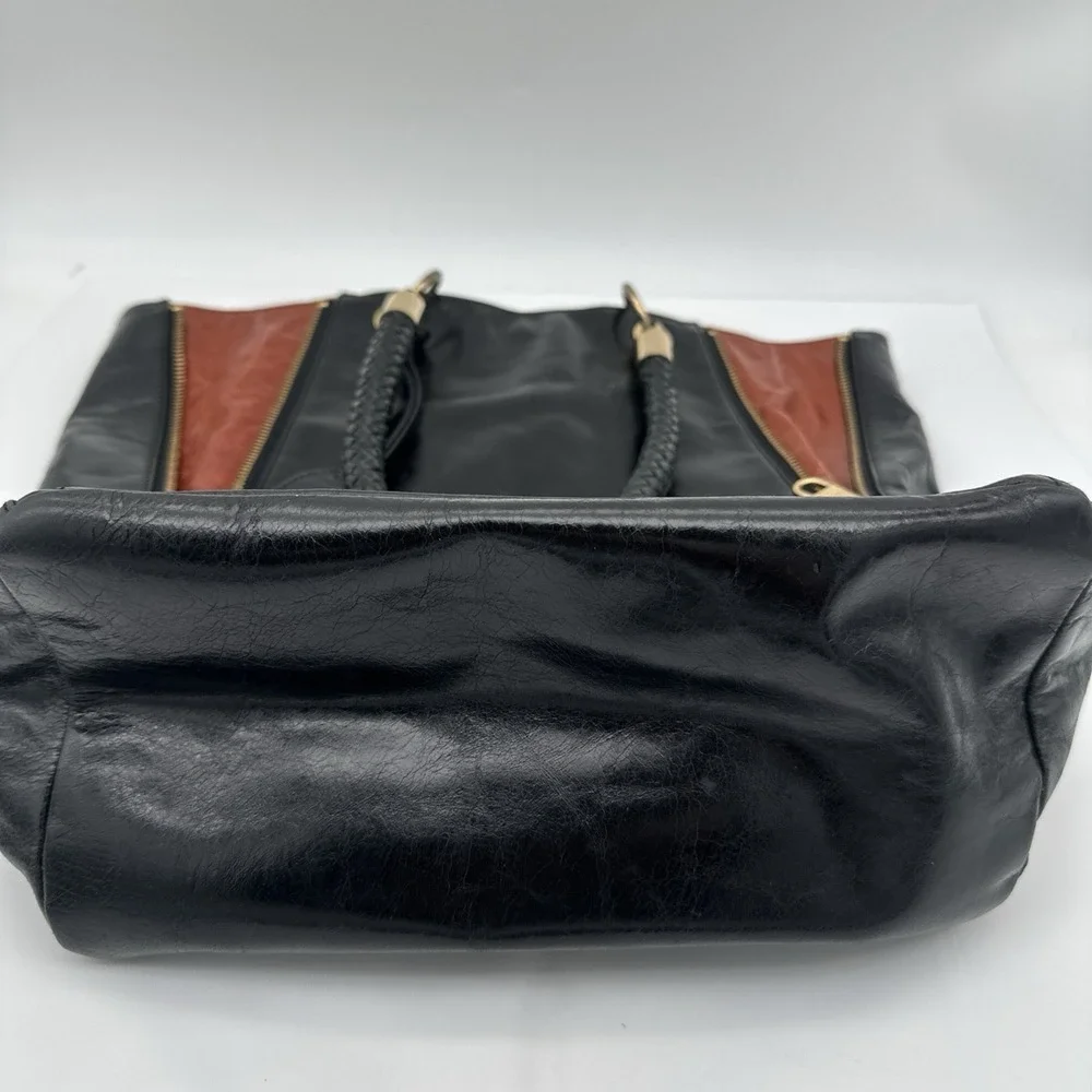 BADGLEY MISCHKA BLACK/COGNAC EXPANDABLE ZIPPER HANDBAG TOTE 16x14